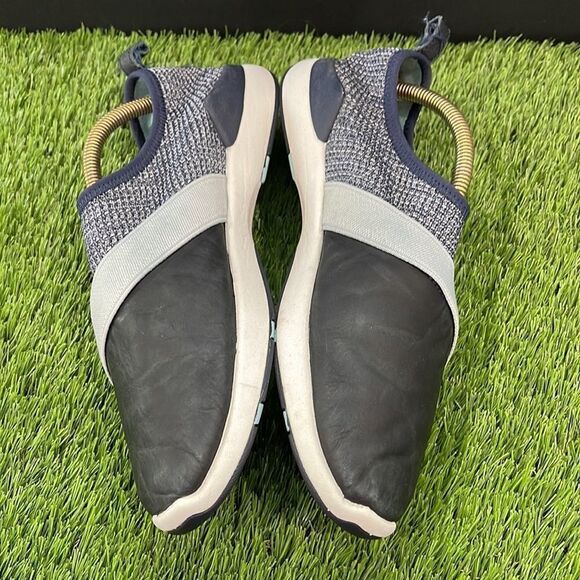 Olukai   - Picture 5 of 10